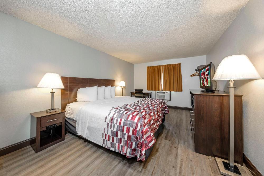 Superior King Room Non-Smoking interior